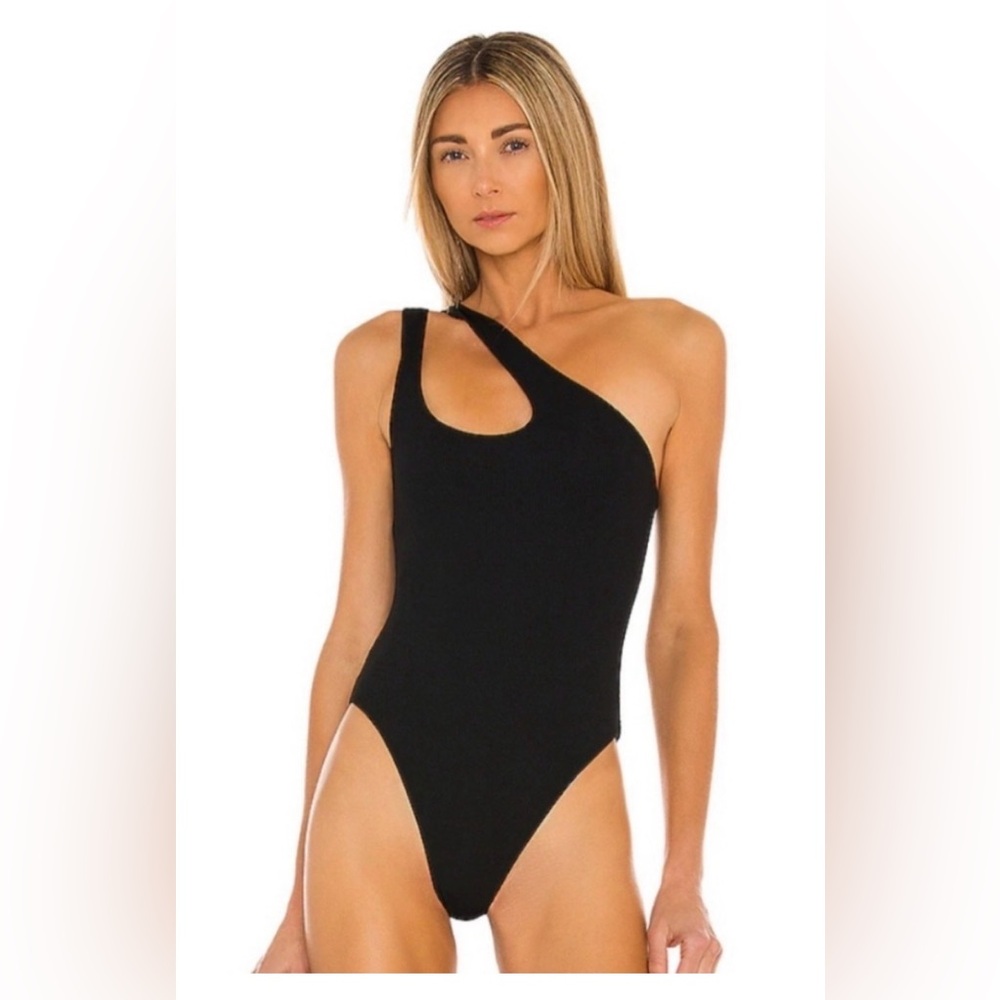 l*space Black One-Shoulder Cutout One-Piece Swimsuit - Picture 2 of 5